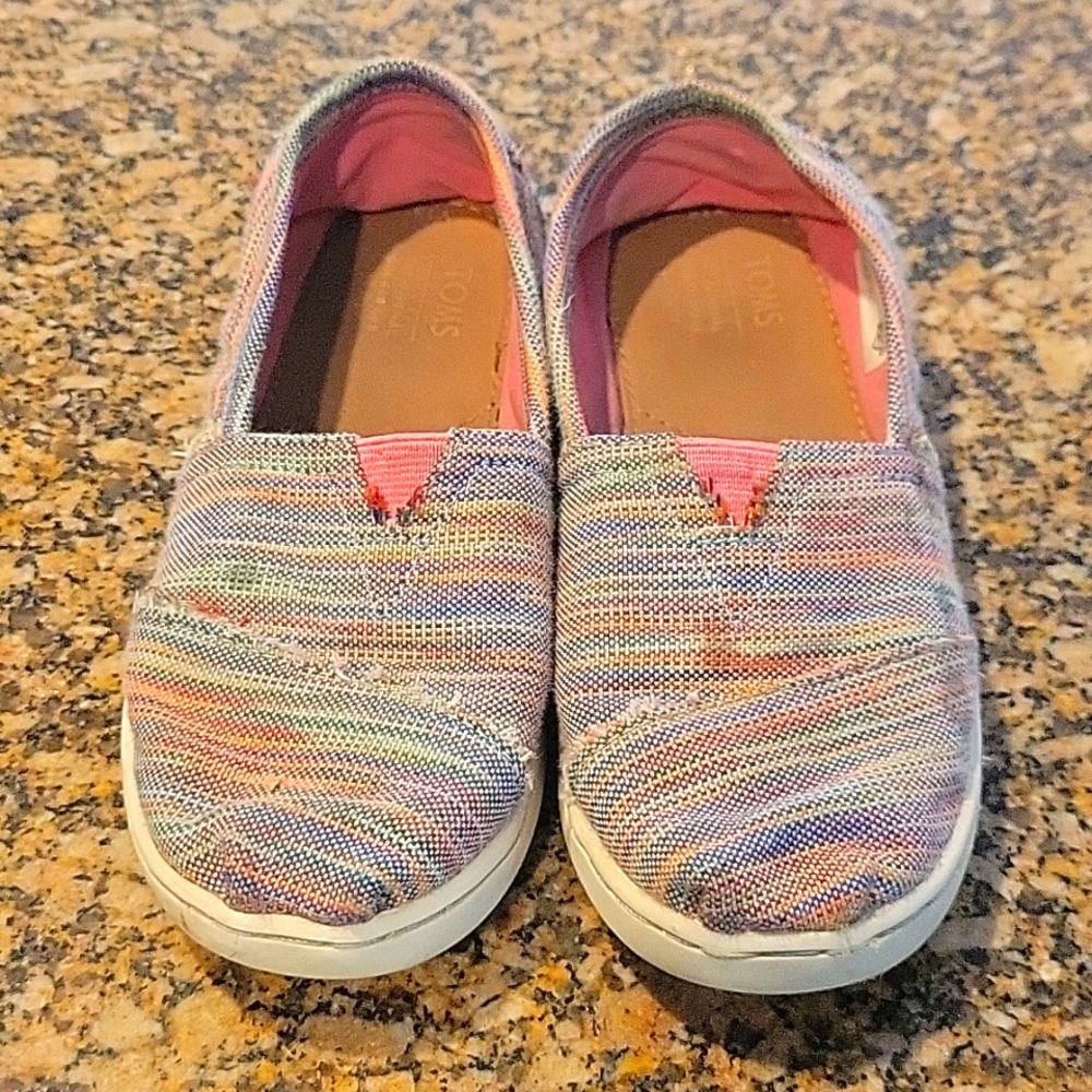 Girls Tom's slip on shoes